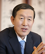 ホ・チャンス(現名誉会長)